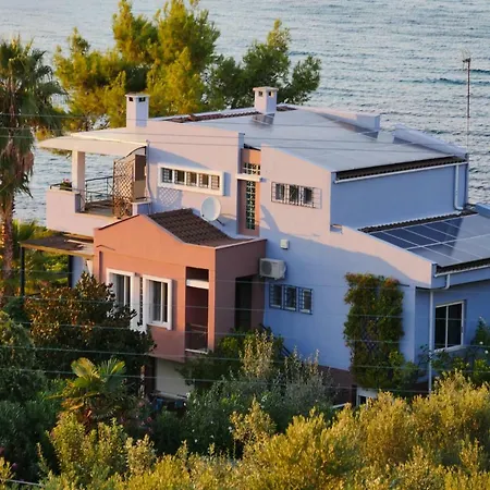 Small Karidi In Front Of The Sea Tatil Evi